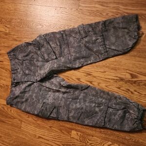 ARMY combat uniform pants Gray camouflage. Adjustable waist 31 to 35 inches